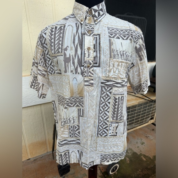PreOwned Kahala Hawaiian Print Beige 3/4 Button Men's Medium - Picture 1 of 3